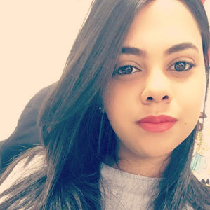 Meet your Posher, Dayana